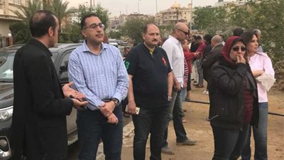 الأمطار تدفع 