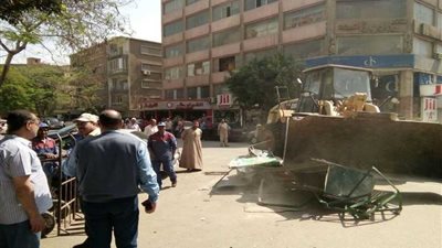 حملات مكبرة لإزالة الإشغالات بالمعادي (صور)