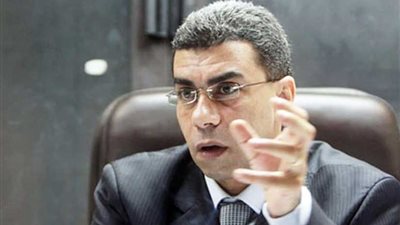 الكاتب الصحفي ياسر رزق يتماثل للشفاء