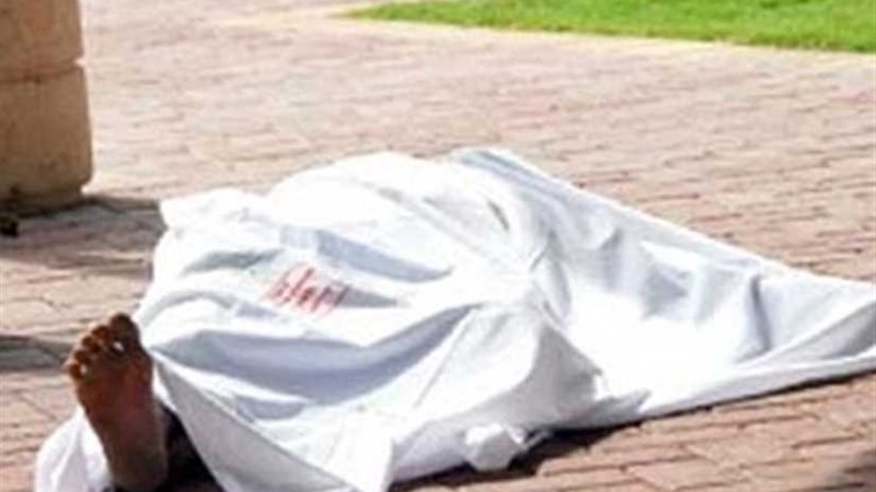 لوحة إعلانية تقتل