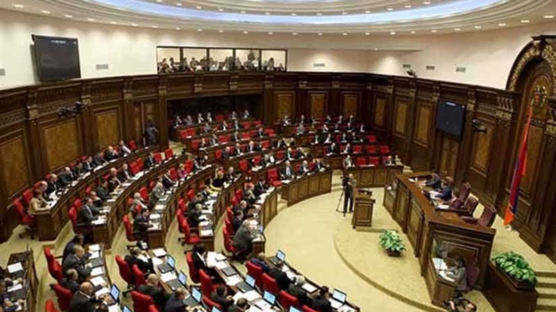 برلمان أرمينيا يختار