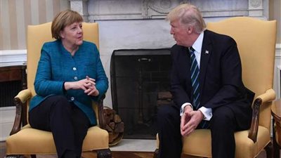 ترامب: أبحث مع ميركل قضايا إيران والتجارة وحلف 