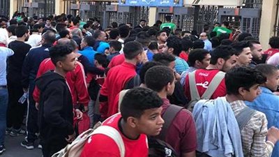 توافد جماهيري كبير لحضور مباراة مصر وجنوب إفريقيا