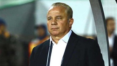 شوقي غريب لاعب ومدرب 