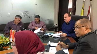 اجتماع تنسيقي لمتابعة آليات كسح الصرف الصناعي والتجاري بالإسكندرية