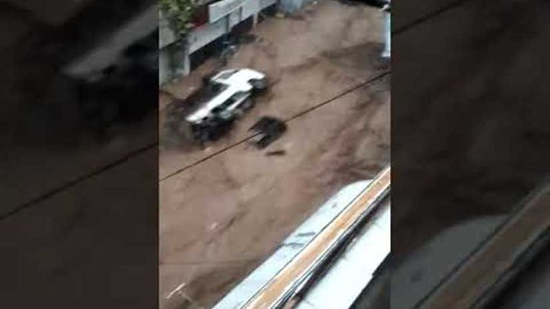 سيول في دمشق تجرف