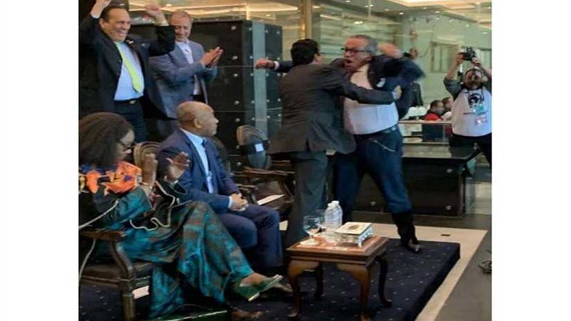 شاهد.. فرحة هيستيرية