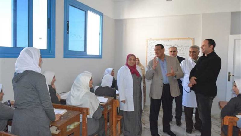 محافظ البحيرة يفتتح