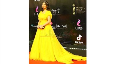 شاهد بهجة الألوان في فساتين مهرجان القاهرة السينمائي