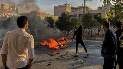 نائب ترامب يدعم مظاهرات إيران ويوجه رسالة للشعب