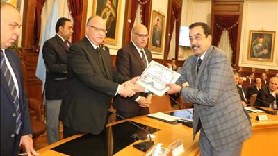 محافظ القاهرة يكرم قادة المستقبل