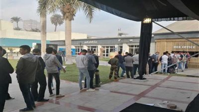 إقبال جماهيري كبير على شباك تذاكر 