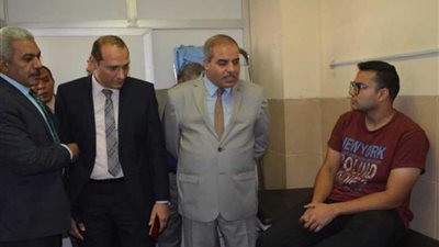 رئيس جامعة الأزهر يتفقد المستشفى الجامعي بأسيوط
