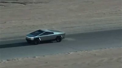 الكشف عن سيارة كهربائية شبيهة بأفلام الخيال العلمي (فيديو وصور)