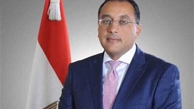 موجز الرابعة.. الحكومة تقتل 13 شائعة وأنظار المصريين تتجه إلى استاد القاهرة