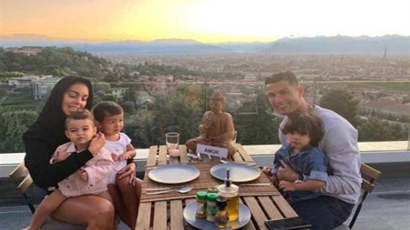 بعد عقد قرانه على