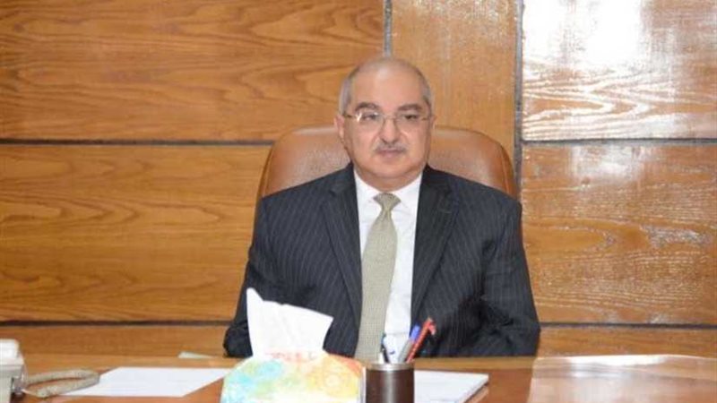 الجمال يكرّم فريق