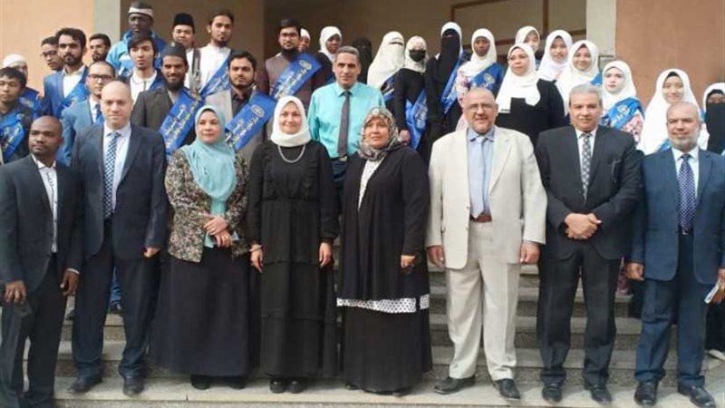 وكيل الأزهر يكرّم