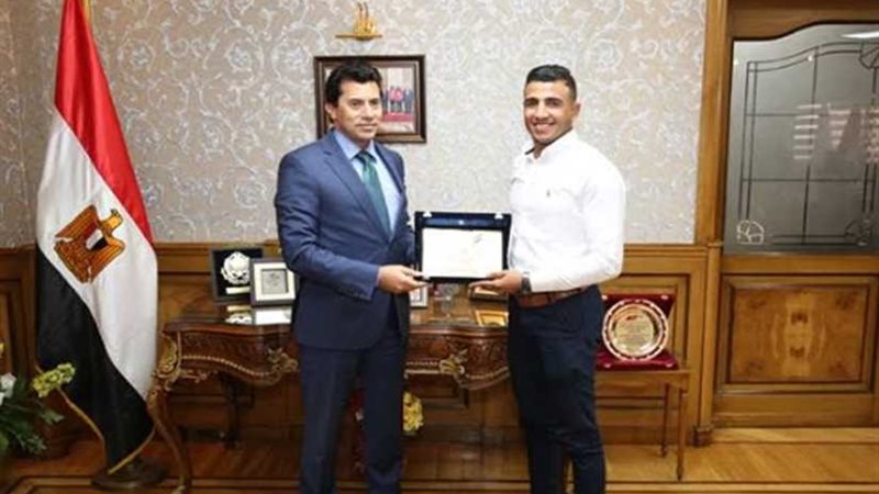 وزير الرياضة يكرم