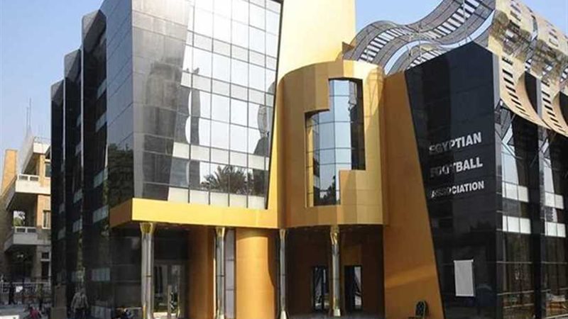 تعرف على حكام مباراتى