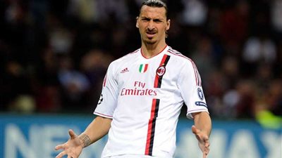 مالديني يحاول إقناع إبراهيموفيتش للعودة إلى ميلان.. والسويدي يمهل نفسه وقتًا للرد