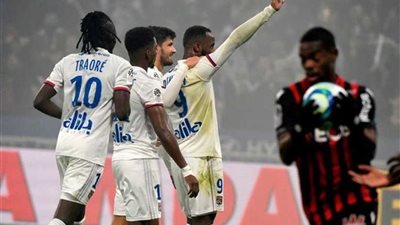 ليون يفوز على نيس 2ـ1 في الدوري الفرنسي