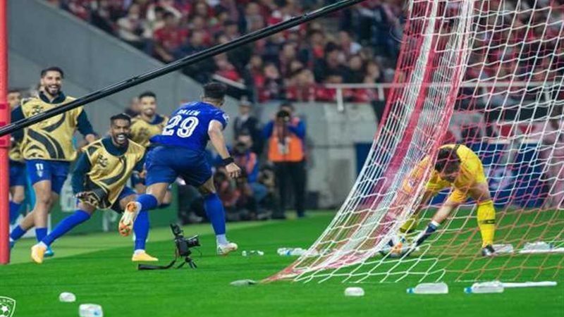 الهلال السعودي يتوج