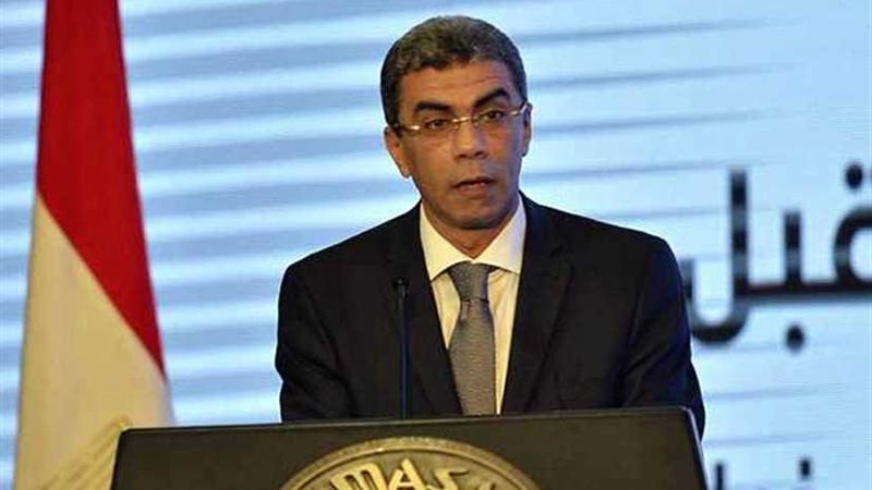 ياسر رزق يطالب بتطهير