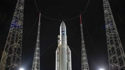 رئيس وكالة الفضاء المصرية يكشف سبب تأجيل إطلاق القمر 