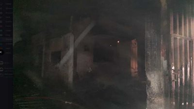 انتهاء عمليات تبريد حريق مصنع البلاستيك في القناطر الخيرية.. والخسائر 20 مليونا