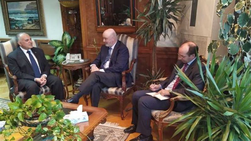 وزير الري يبحث مع