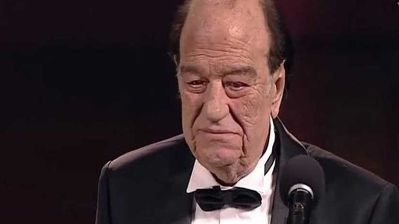 حسن حسني لمروجي شائعات