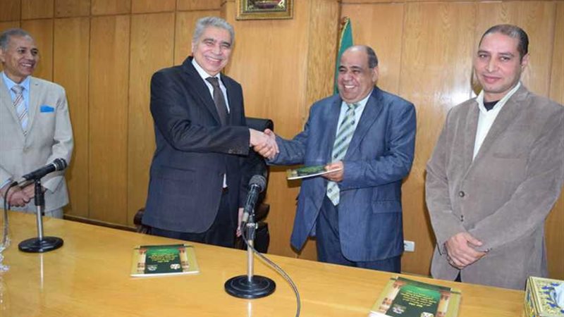 المنيا توقع 122 عقدًا