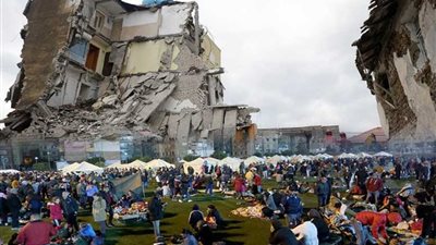 الناجون يروون تفاصيل المأساة لأسوأ زلزال يضرب ألبانيا منذ عقود (فيديو صور)