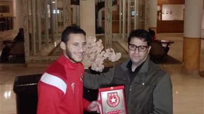 عاجل ..النجم الساحلي التونسى يكرم رمضان صبحي (فيديو)