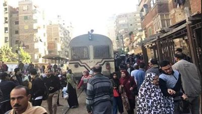 عاجل.. سقوط شخصين تحت عجلات قطار ابو قير وتوقف حركة القطارات