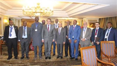 عبد الغفار يؤكد ضرورة تبادل الخبرات الإفريقية في مجال الفضاء