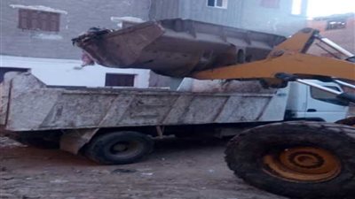 رفع 100 طن قمامة وصيانة كشافات الإنارة بالمحمودية