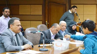 إجراء القرعة العلنية لتسليم 176 وحدة سكنية بمركزي الدلنجات وبدر