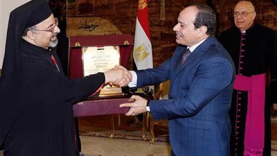 الرئيس السيسي يستقبل رئيس مجلس البطاركة والأساقفة الكاثوليك في مصر (صور)