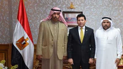 وزير الشباب والرياضة يلتقي رئيس الاتحاد المصري للهجن
