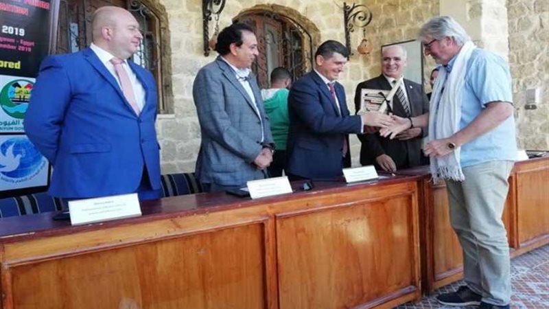 القنصل الروسي يشهد