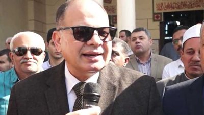 عاجل.. محافظ أسيوط الجديد يستمع لمشاكل المواطنين في أول يوم عمل.. (صور)