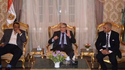 محافظ المنيا: تكليفات الرئيس الاهتمام بالصحة والتعليم والتموين وضبط الأسعار