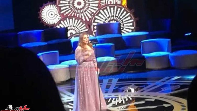 ليلى علوي ترحب بضيوف