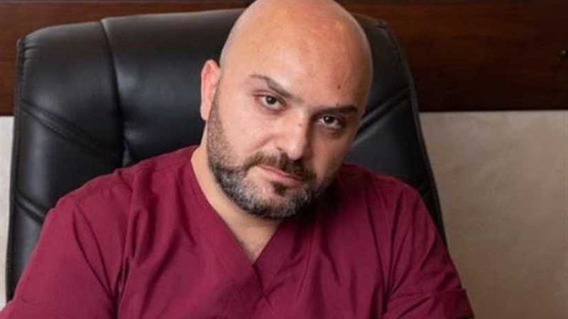 طبيب المشاهير يوضح