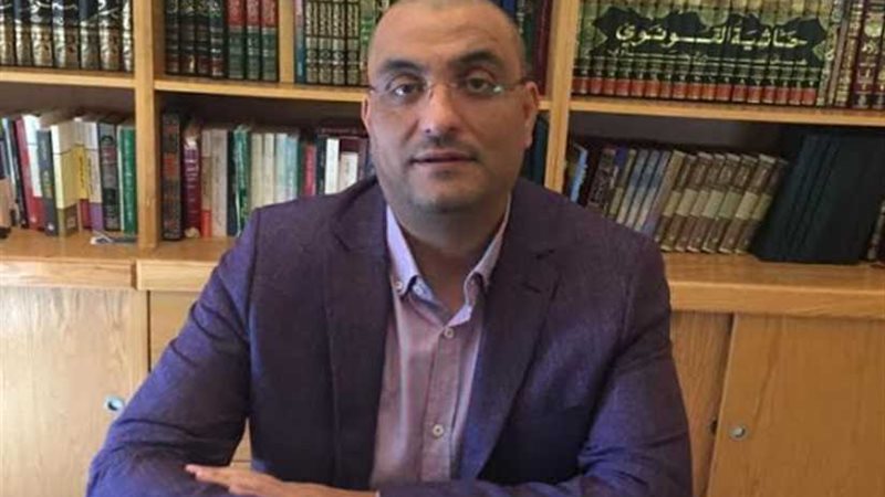 أستاذ الفلسفة والعقيدة