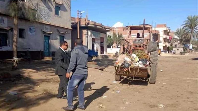 البدء في رصف طريق