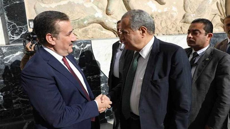 وصول وزير التموين