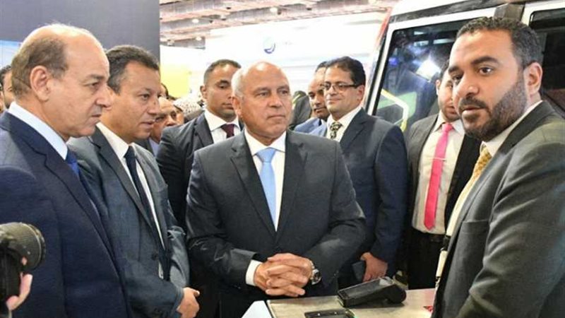 وزير النقل يتفقد